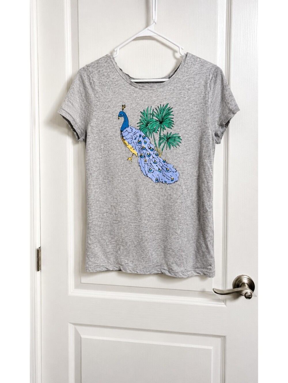 LOFT Outlet Peacock Graphic T-Shirt Women's Large Gray Short Sleeve